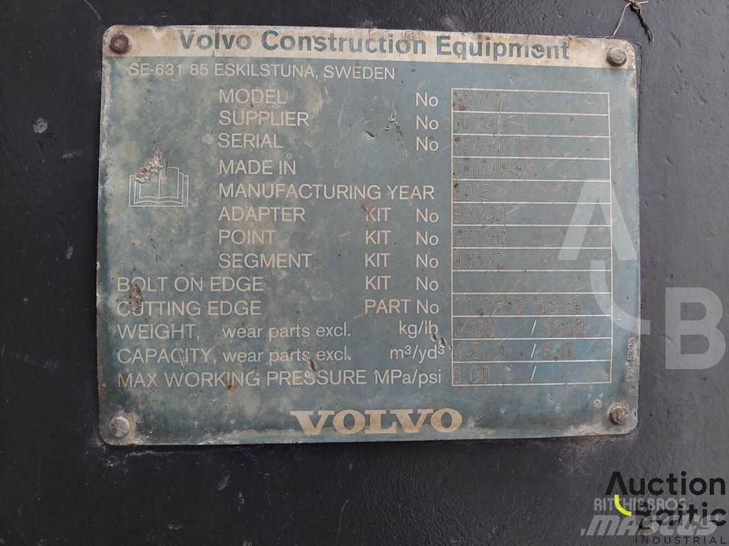 Volvo L 180 G لوادر بعجل