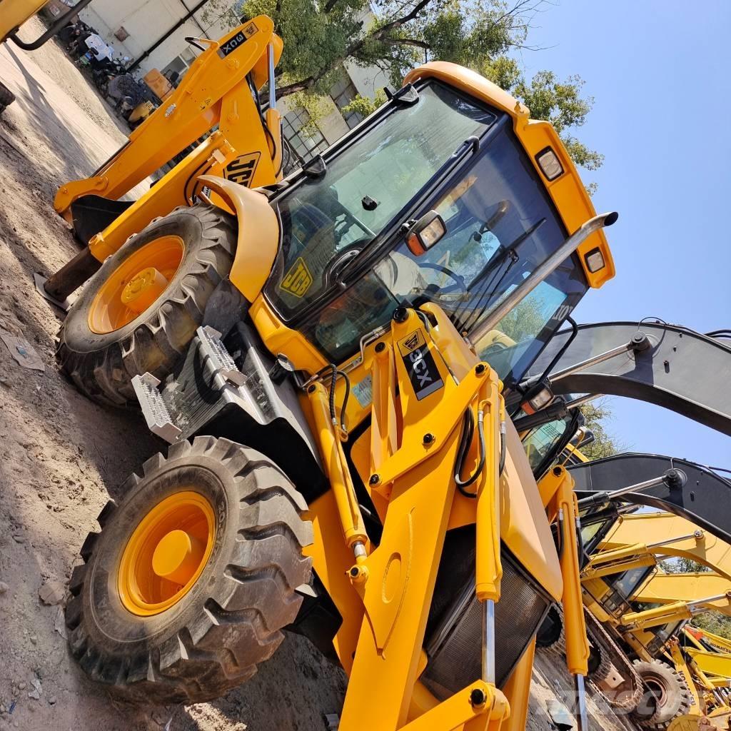 JCB 3 CX لوادر ذات جرافات عكسية