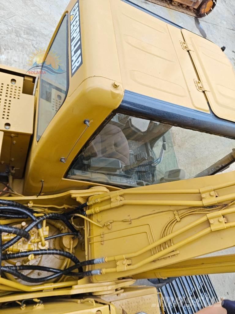CAT 320 C L حفارات زحافة