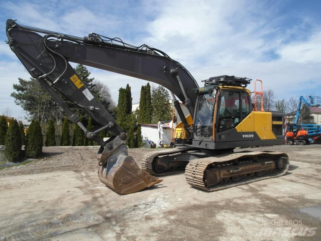 Volvo EC 220 EL حفارات زحافة