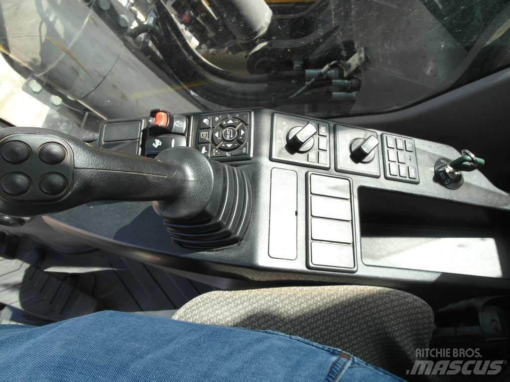 Volvo EC 220 EL حفارات زحافة