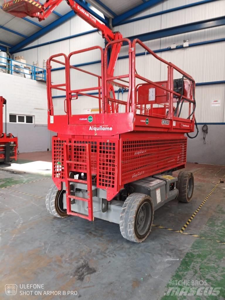 JLG 3369 LE رافعات مقصية الشكل