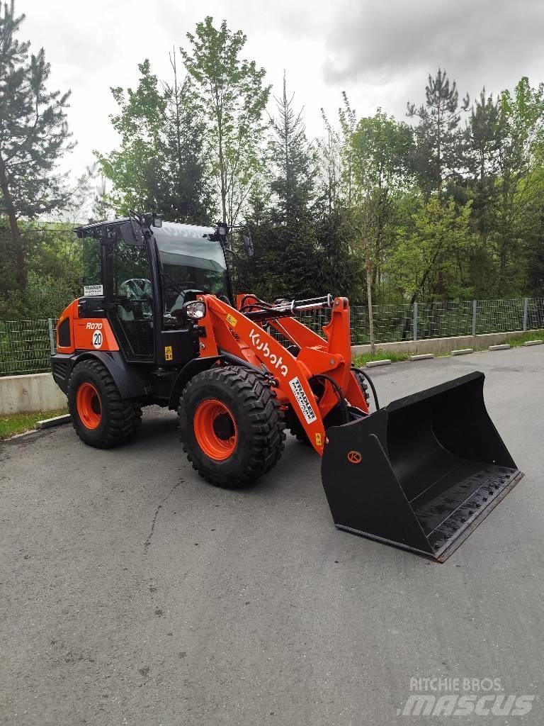 Kubota R 070 لوادر بعجل