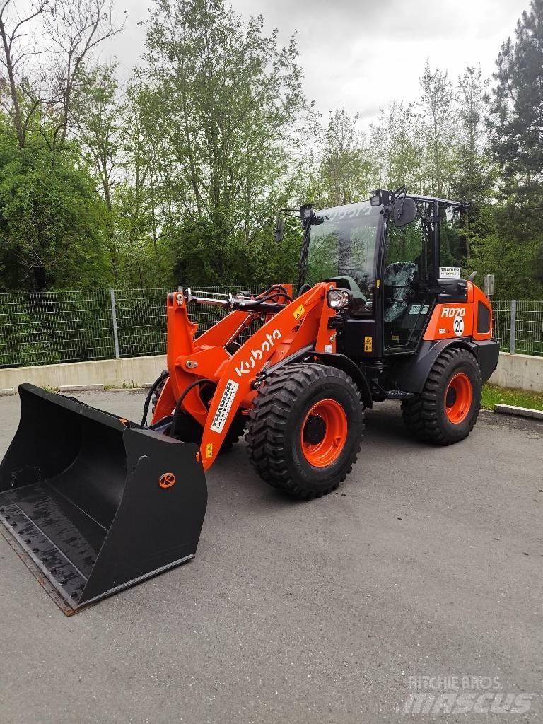 Kubota R 070 لوادر بعجل