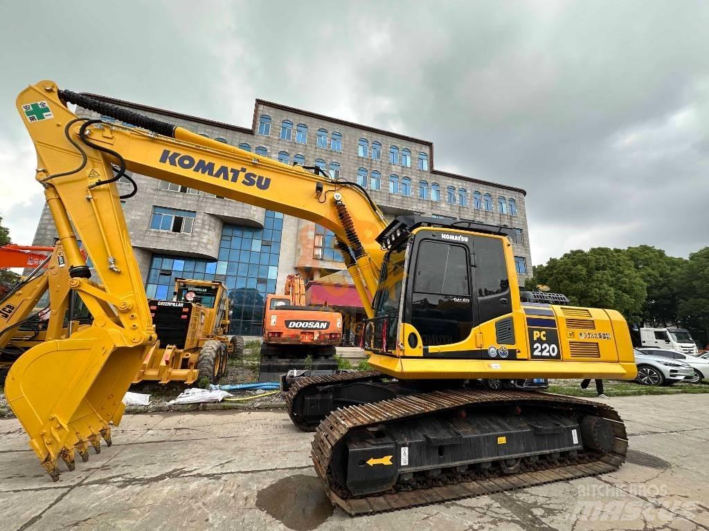 Komatsu PC 220 حفارات زحافة