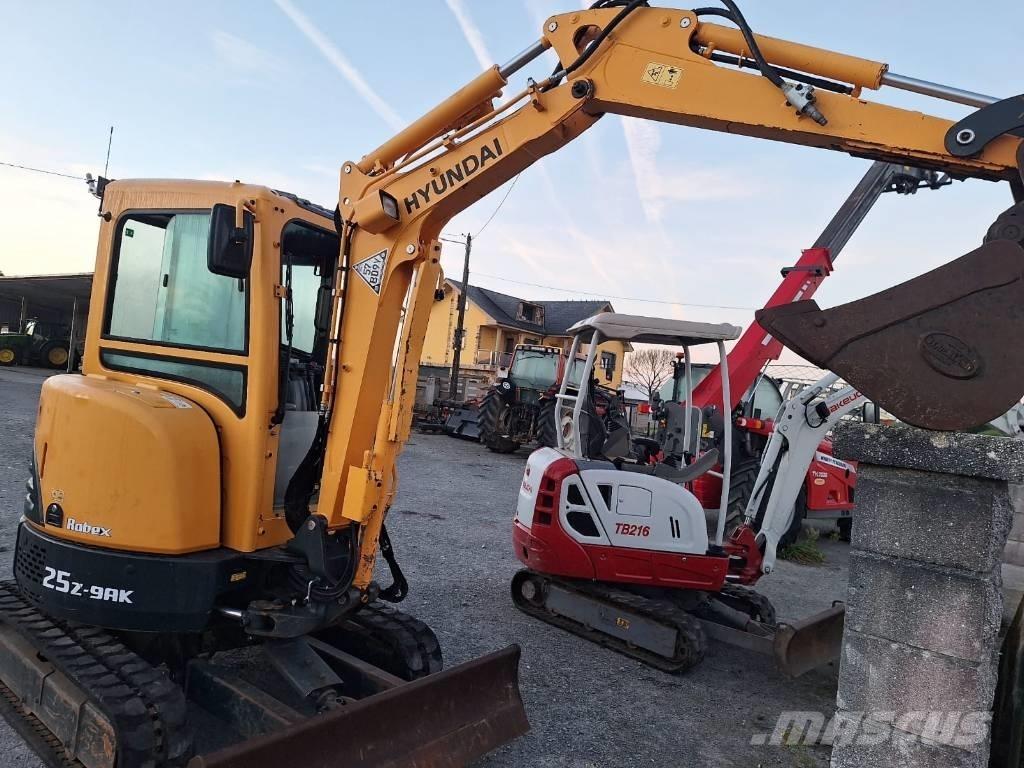 Hyundai 25 Z-9 AK حفارات صغيرة أقل من 7 طن (حفارات صغيرة)