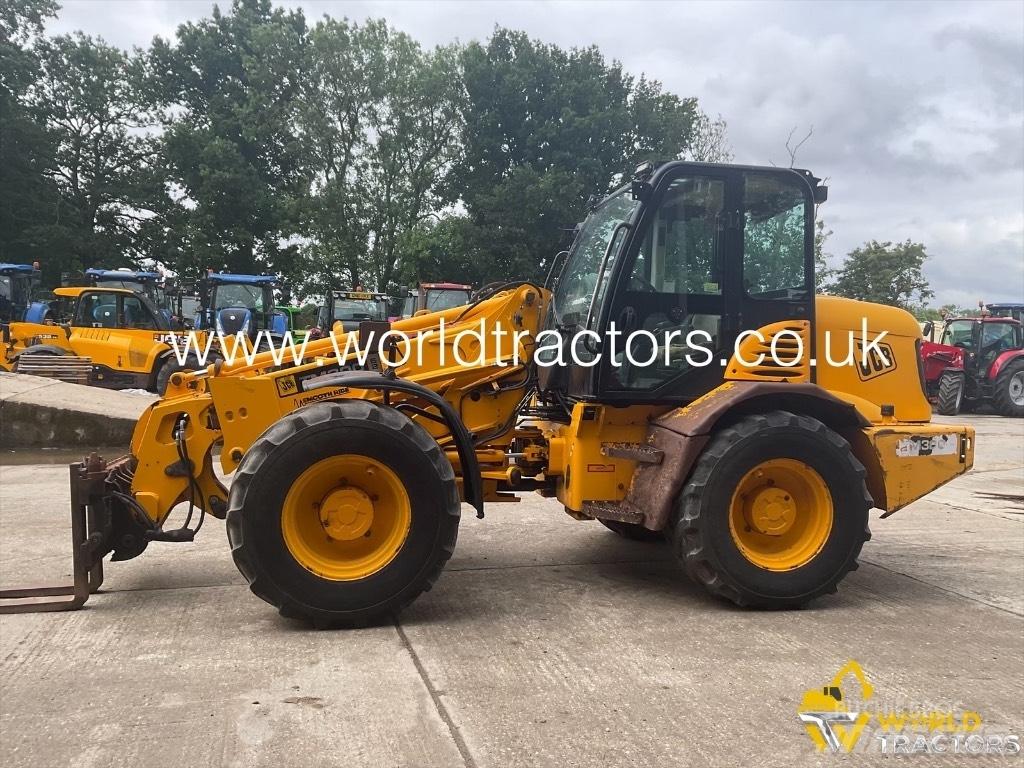JCB TM 300 مناولات متداخلة