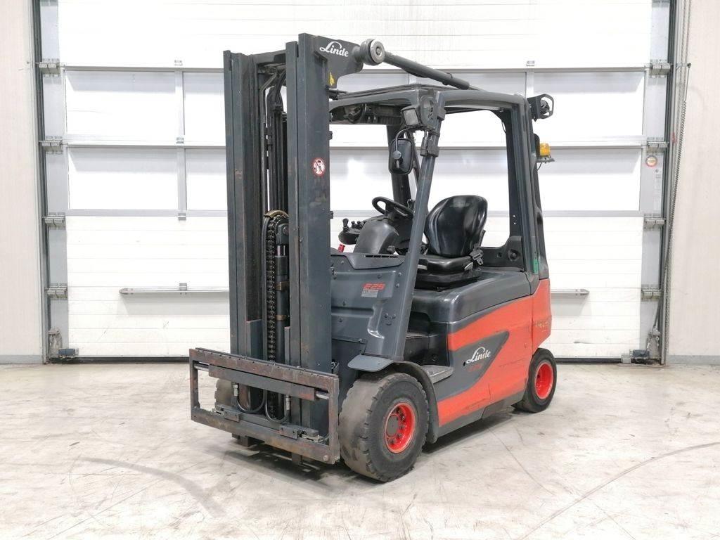 Linde E25-01 شاحنات ذات رافعات شوكية تعمل بالكهرباء