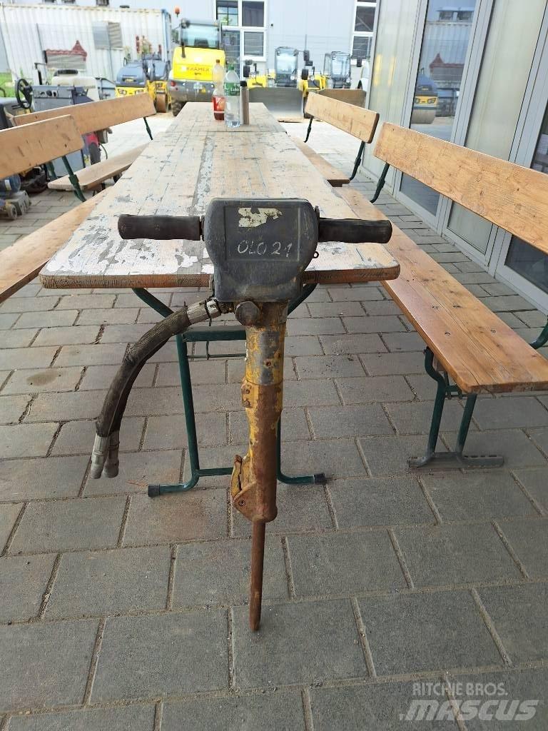 Atlas Copco LH 180 مطارق / كسارات