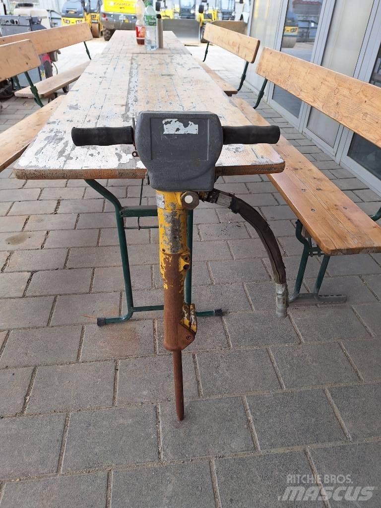 Atlas Copco LH 180 مطارق / كسارات