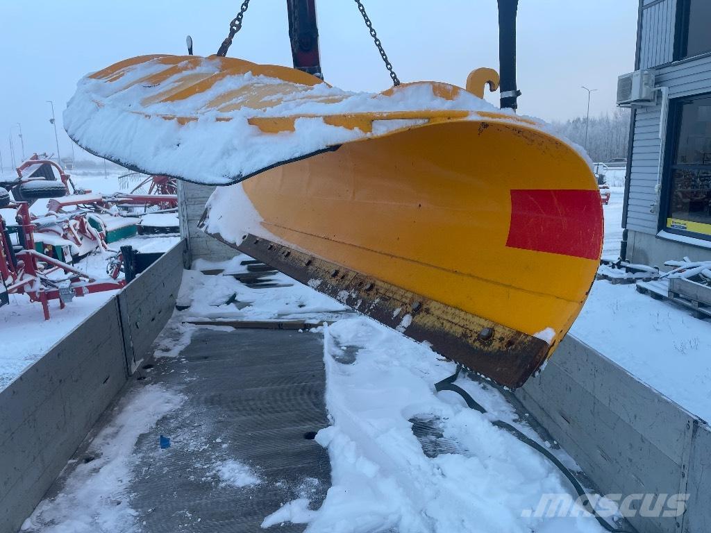  Vuomet 13 H Lumiaura حراثات ونصول الجليد