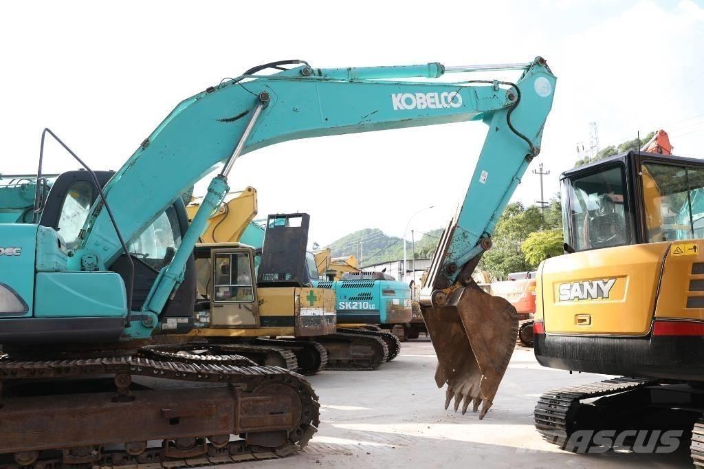Kobelco SK 210-8 حفارات زحافة