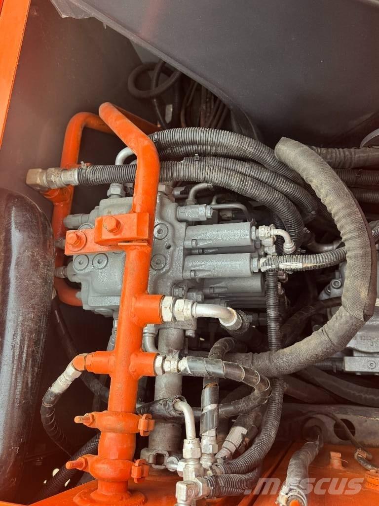 Hitachi ZX 70 حفارات صغيرة أقل من 7 طن (حفارات صغيرة)