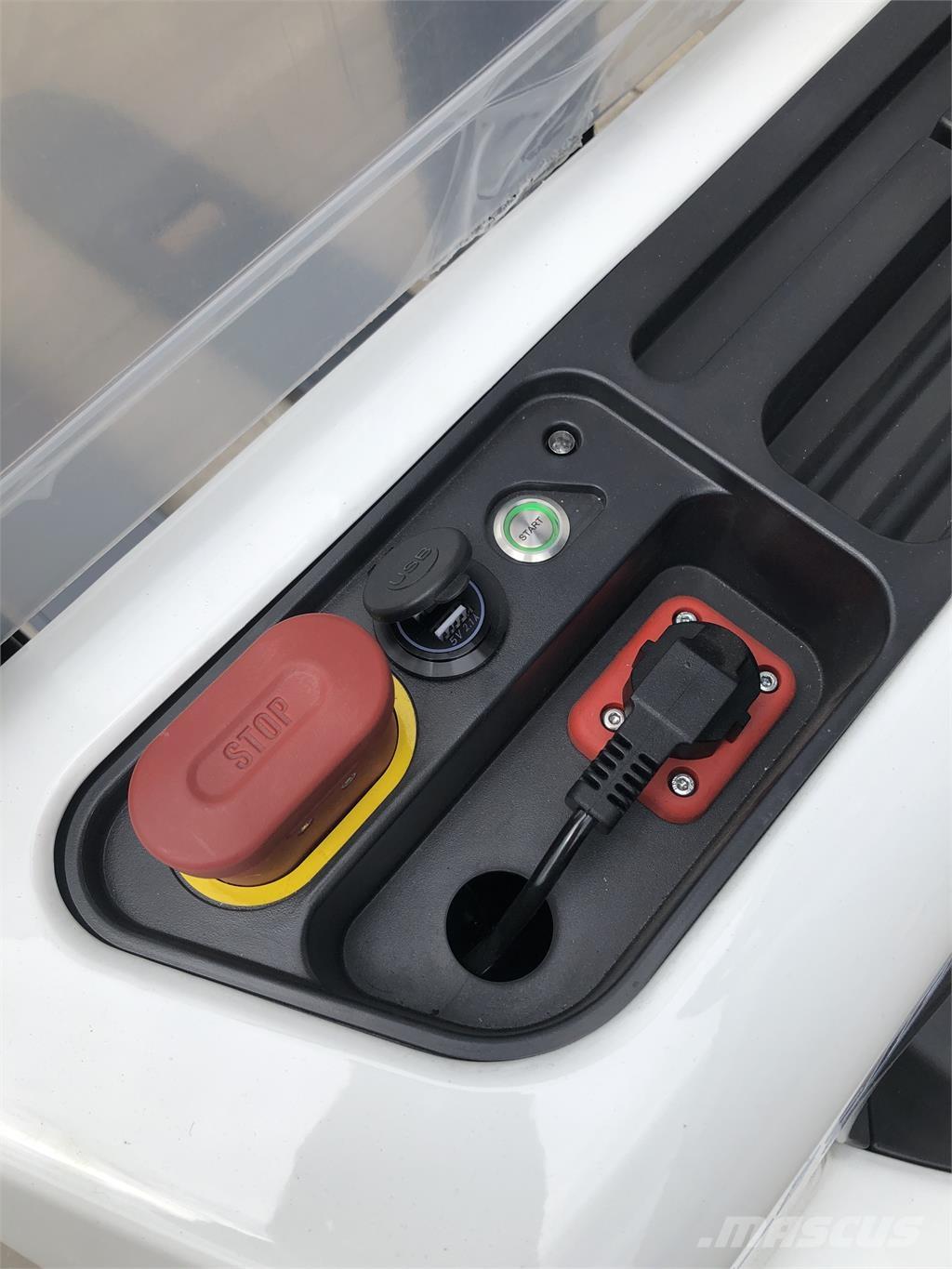 Bobcat LSM12N شاحنات مناولة ذاتية الدفع