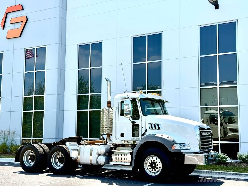 Mack GU 813 وحدات الجر