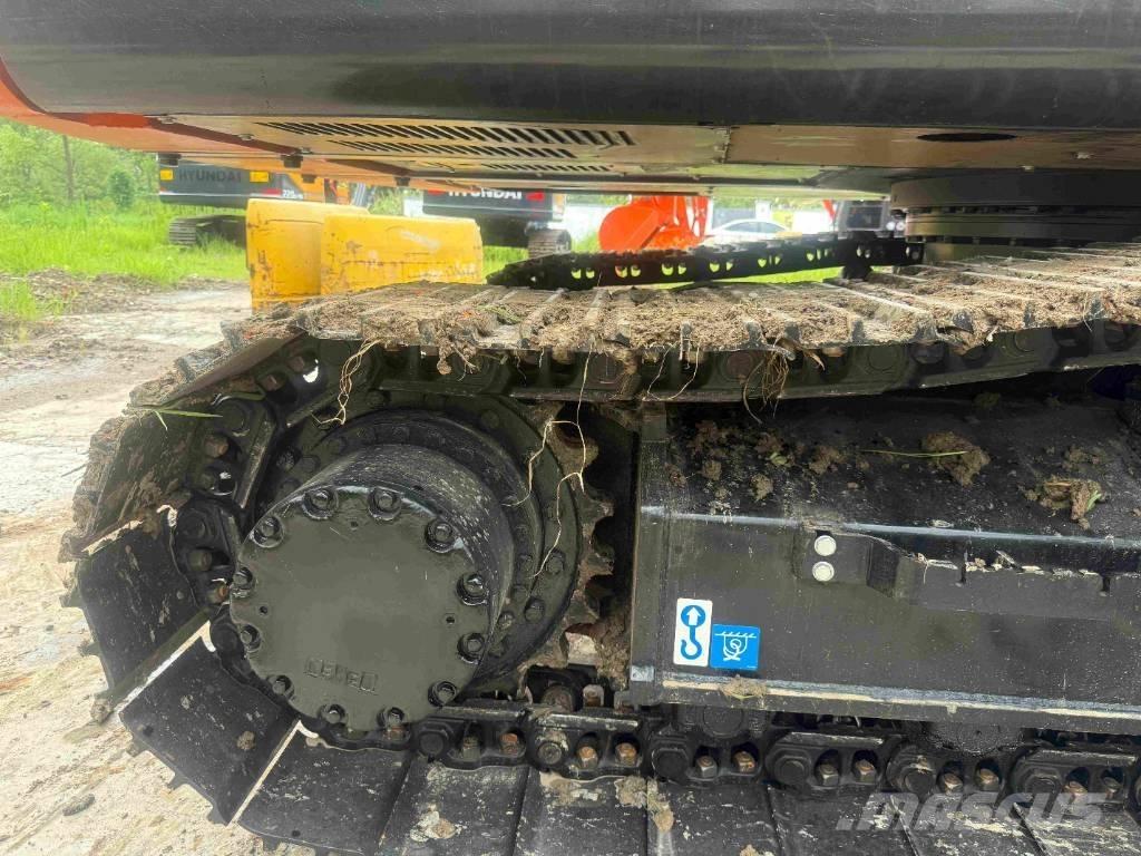 Hitachi ZX200 حفارات زحافة