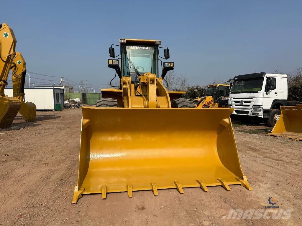 CAT 950G لوادر بعجل