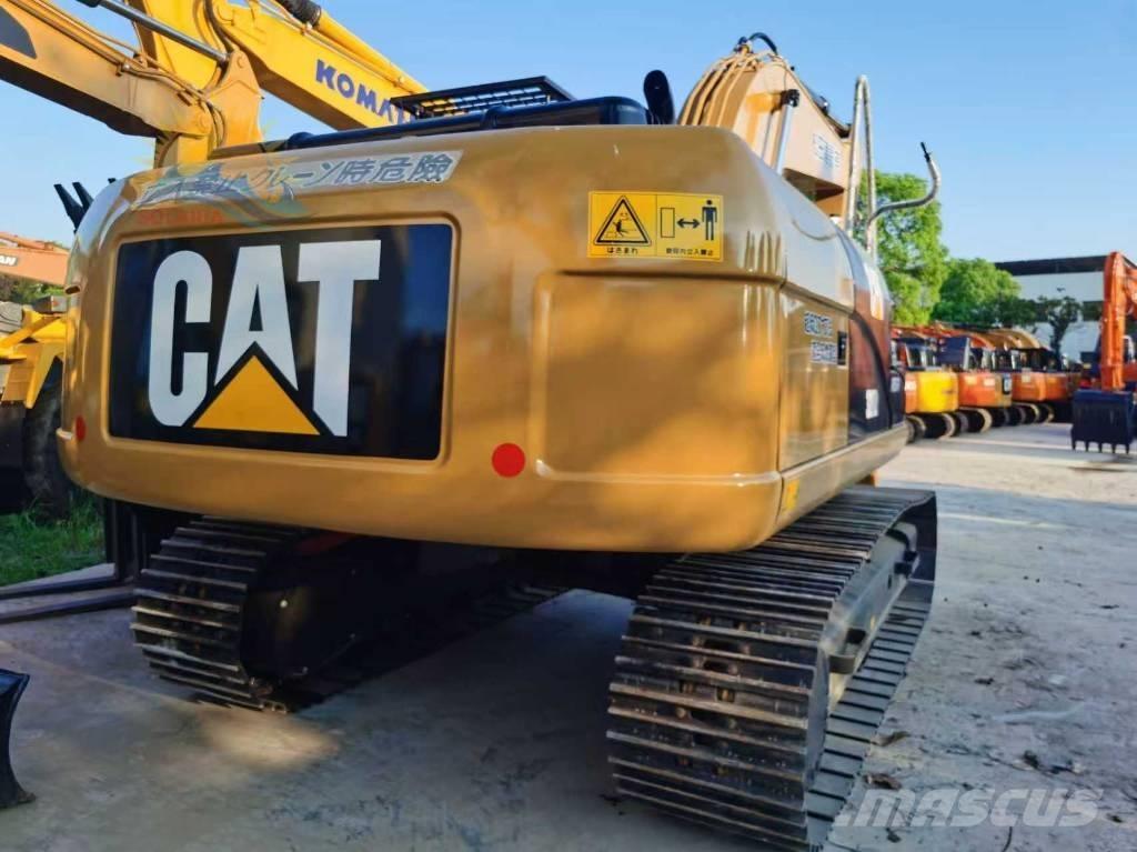 CAT 320d2 حفارات زحافة