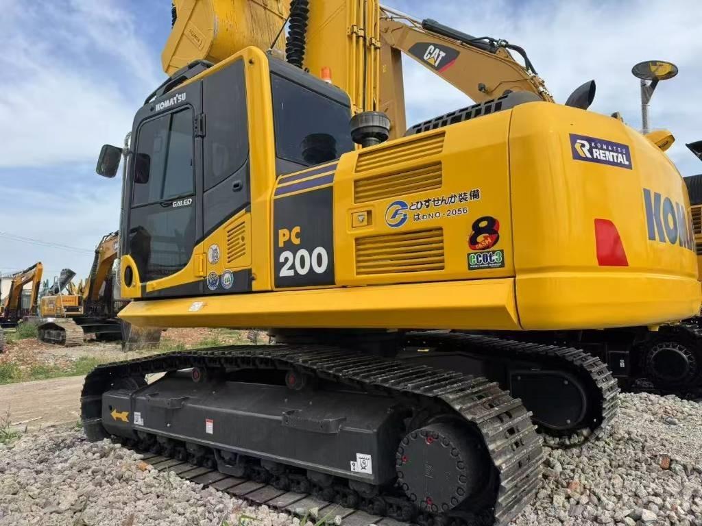 Komatsu 200-8 حفارات زحافة