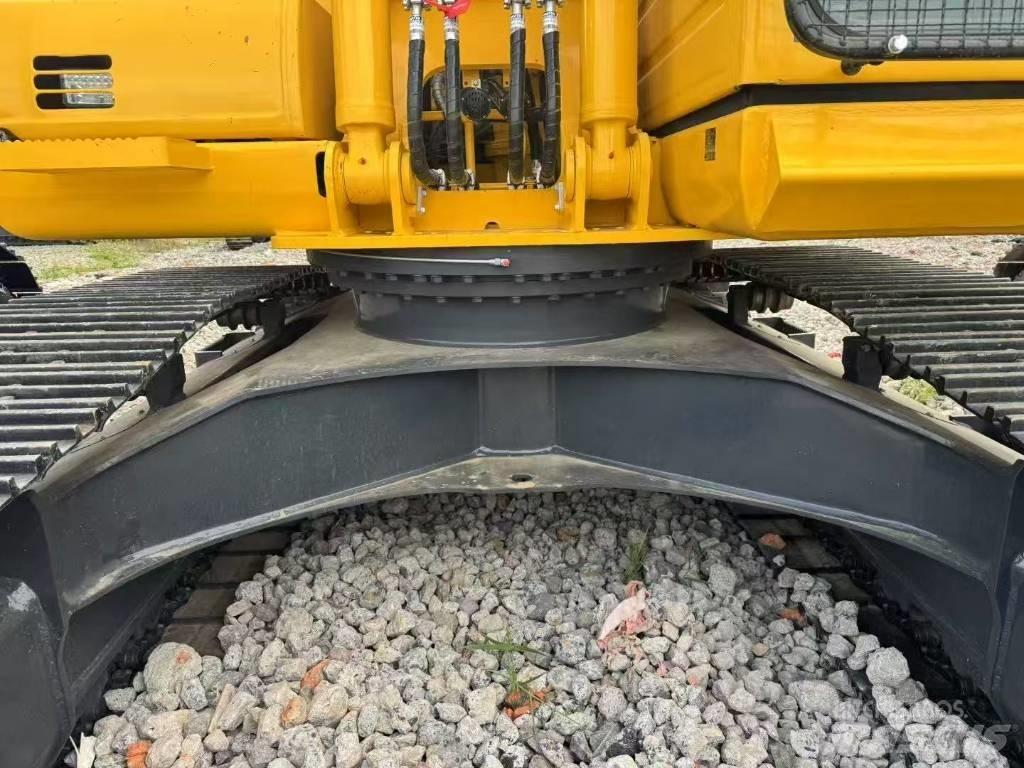 Komatsu 200-8 حفارات زحافة
