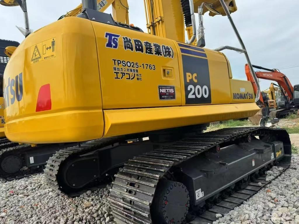 Komatsu 200-8 حفارات زحافة