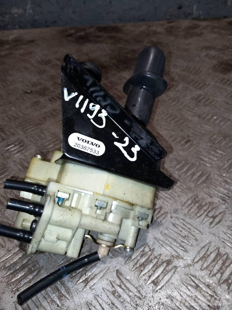 Volvo FH 12    20367533 كابينة والداخلية