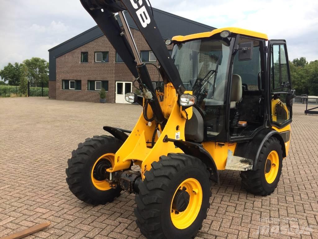 JCB 406 لوادر بعجل