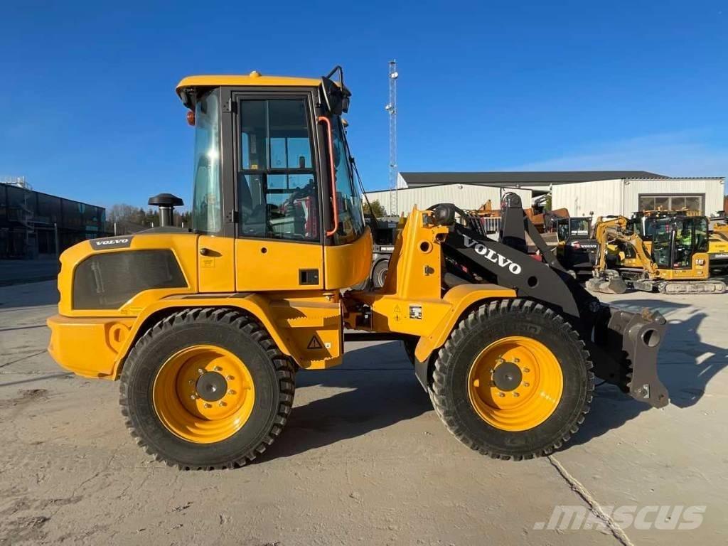 Volvo L35HT لوادر بعجل