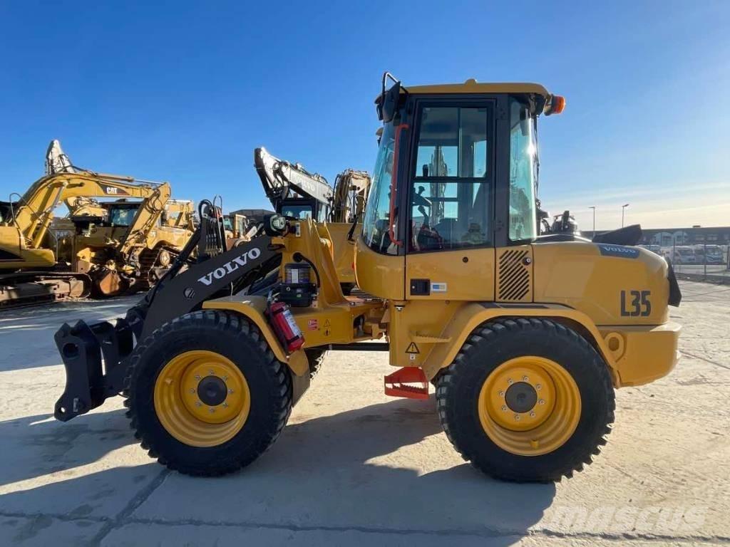 Volvo L35HT لوادر بعجل