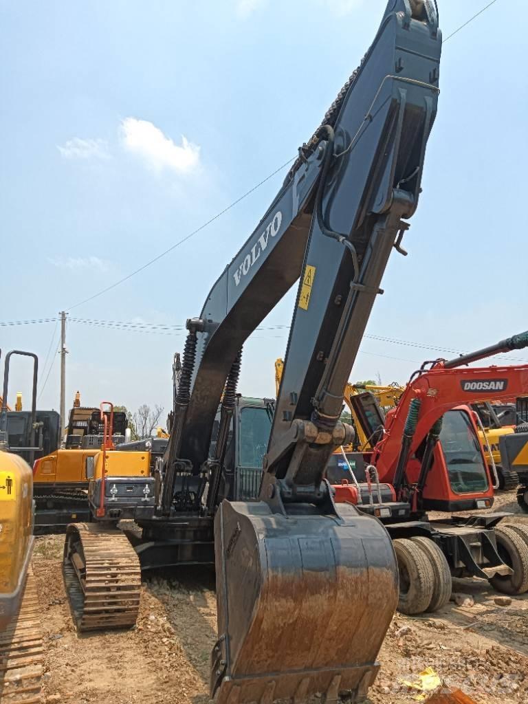 Volvo EC 240 حفارات زحافة