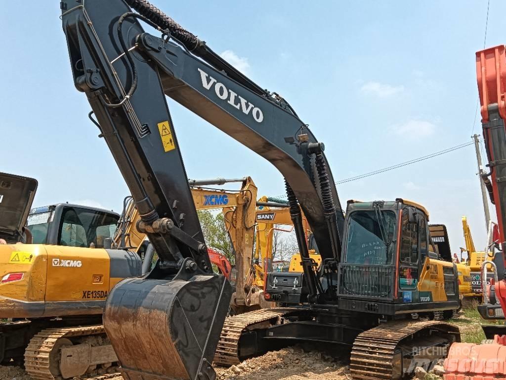 Volvo EC 240 حفارات زحافة