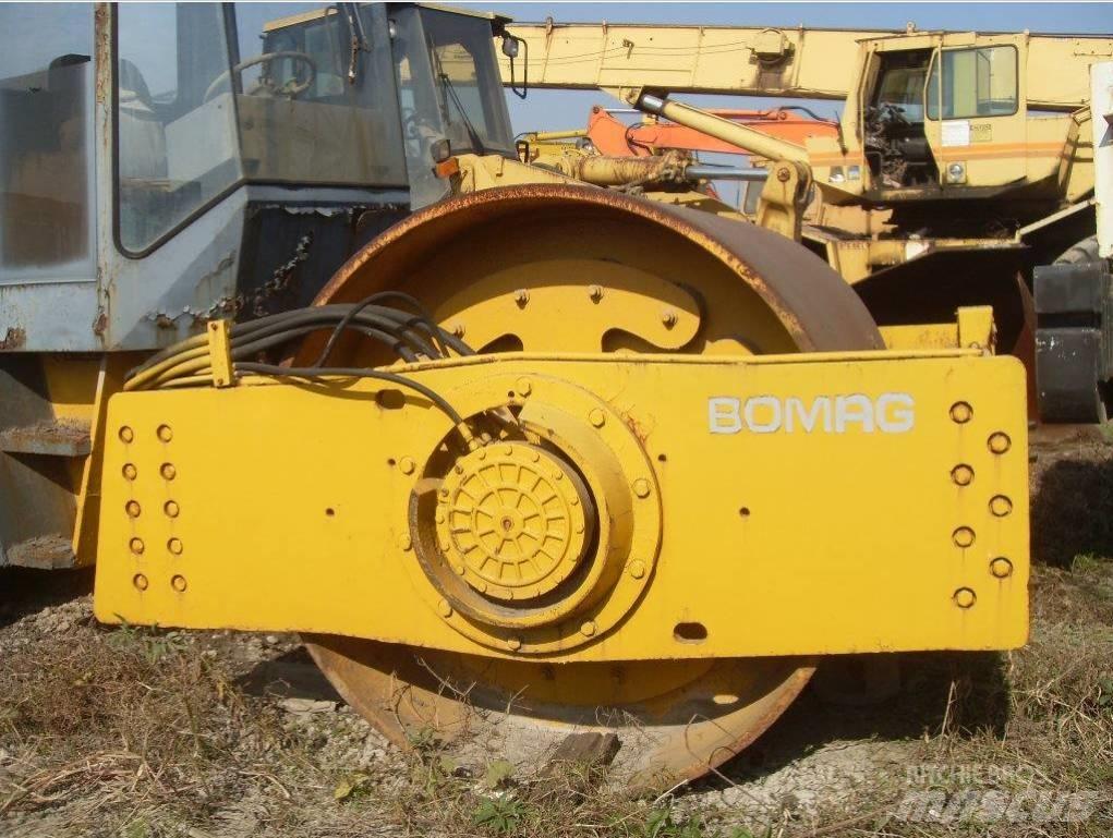 Bomag 217 D مداحل أحادية الأسطوانة
