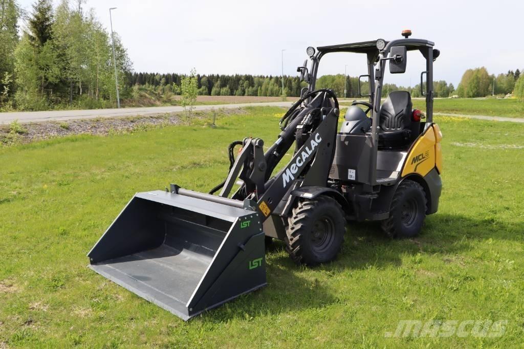 Mecalac MCL2 لوادر انزلاقية التوجيه