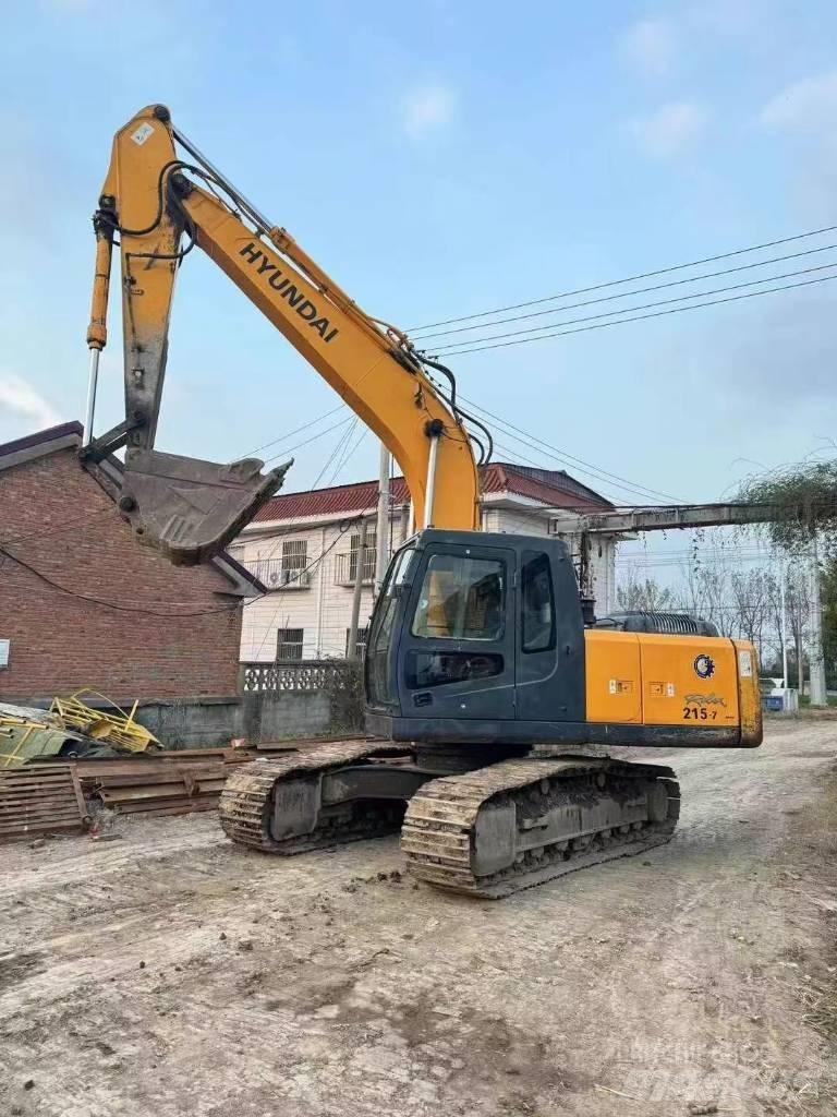 Hyundai Robex 215-7 حفارات زحافة