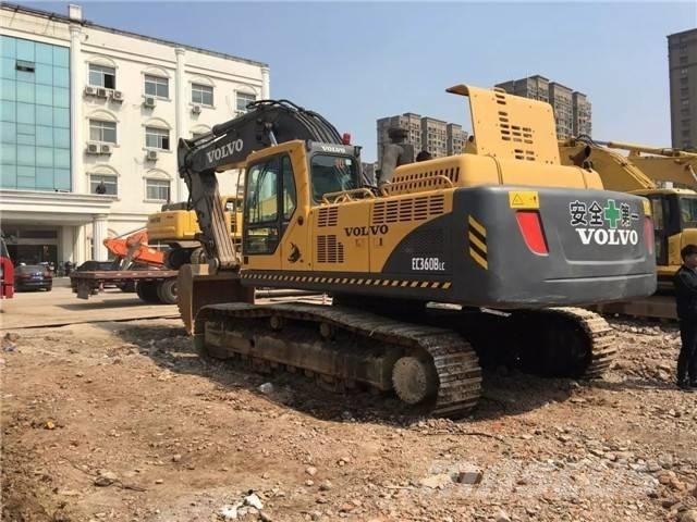 Volvo EC 360 B LC حفارات زحافة