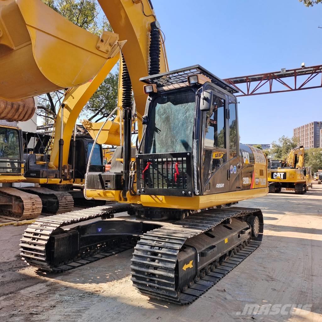 CAT 320 D حفارات زحافة