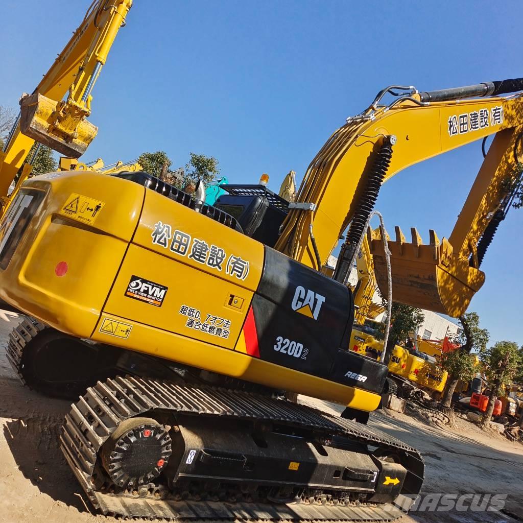 CAT 320 D حفارات زحافة