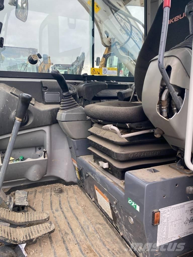 Takeuchi TB 240 حفارات صغيرة أقل من 7 طن (حفارات صغيرة)