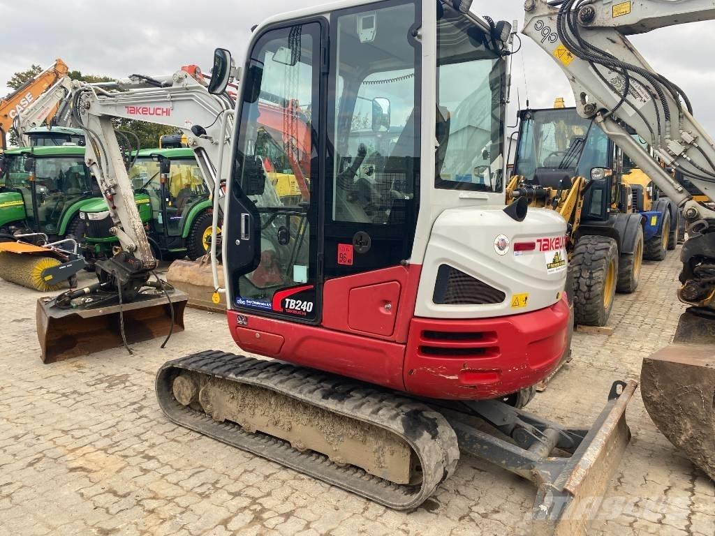 Takeuchi TB 240 حفارات صغيرة أقل من 7 طن (حفارات صغيرة)