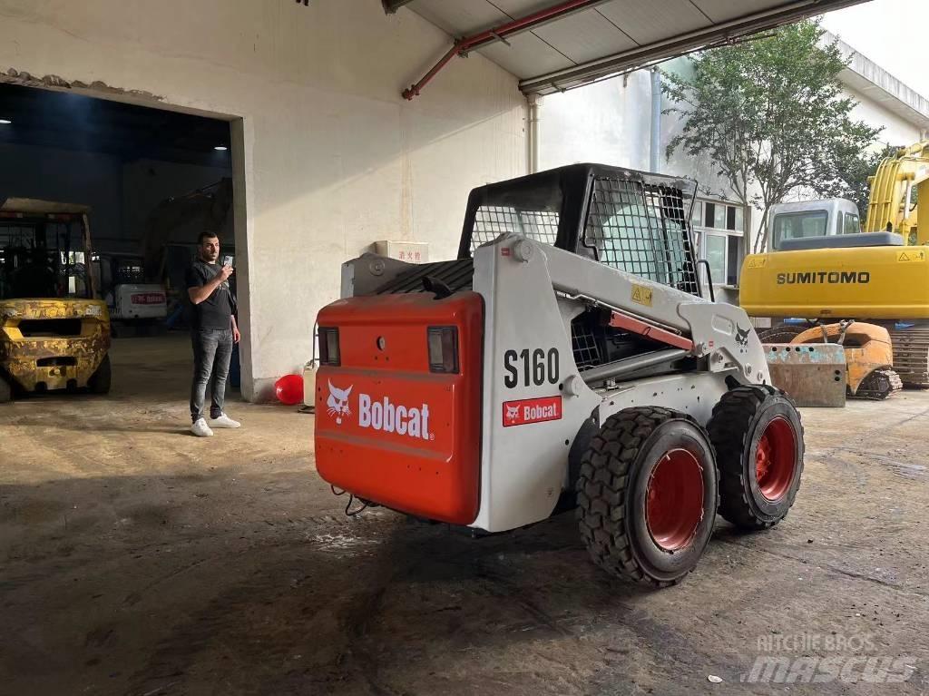 Bobcat S 160 لوادر انزلاقية التوجيه