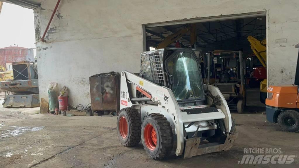 Bobcat S 160 لوادر انزلاقية التوجيه