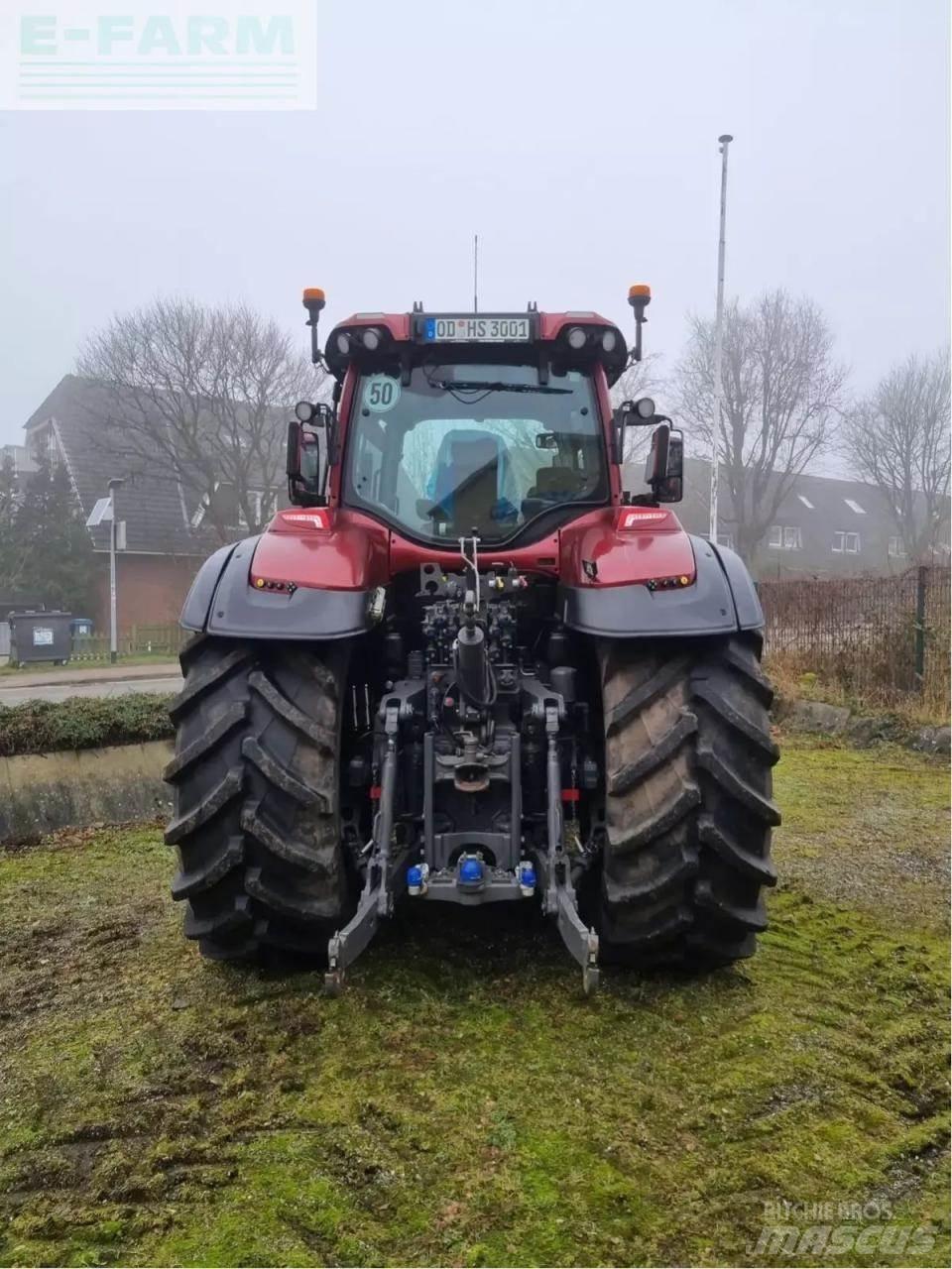Valtra q 265 الجرارات