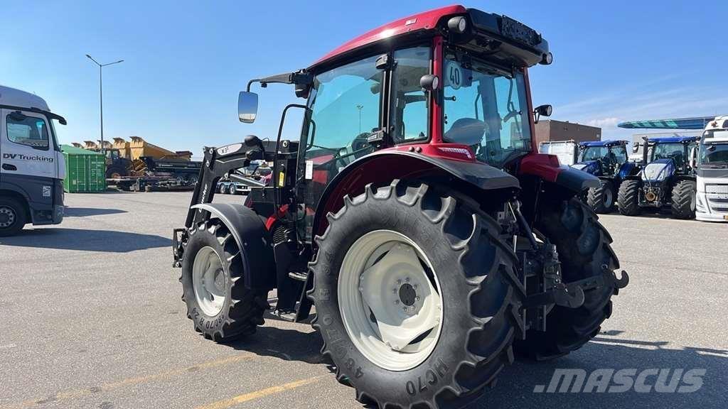 Valtra A75 Tractor الجرارات