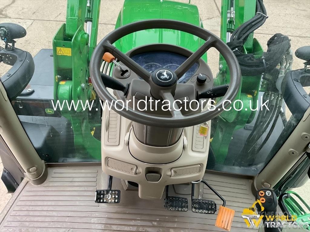John Deere 6130 R الجرارات