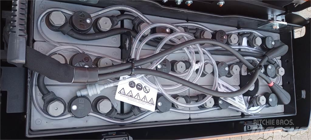 Toyota LPE 250 معدات الرفع منخفض المستوى