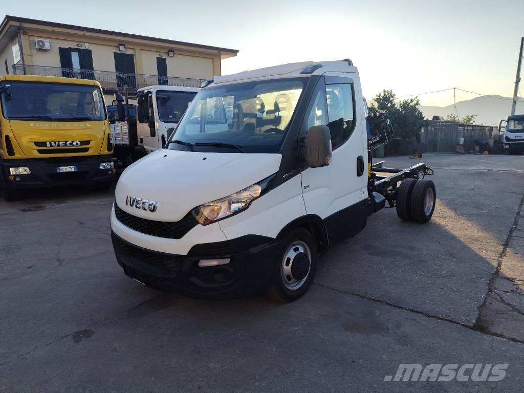 Iveco Daily 35-150 شاحنات الرافعات