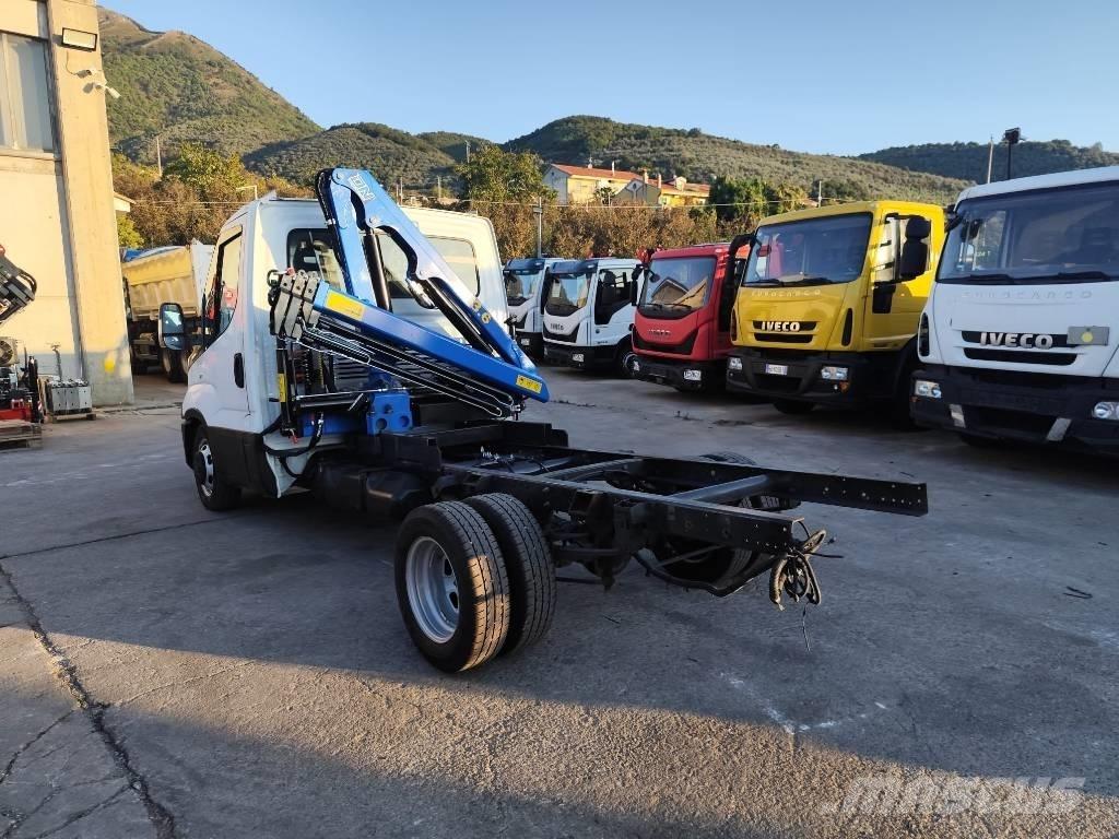 Iveco Daily 35-150 شاحنات الرافعات