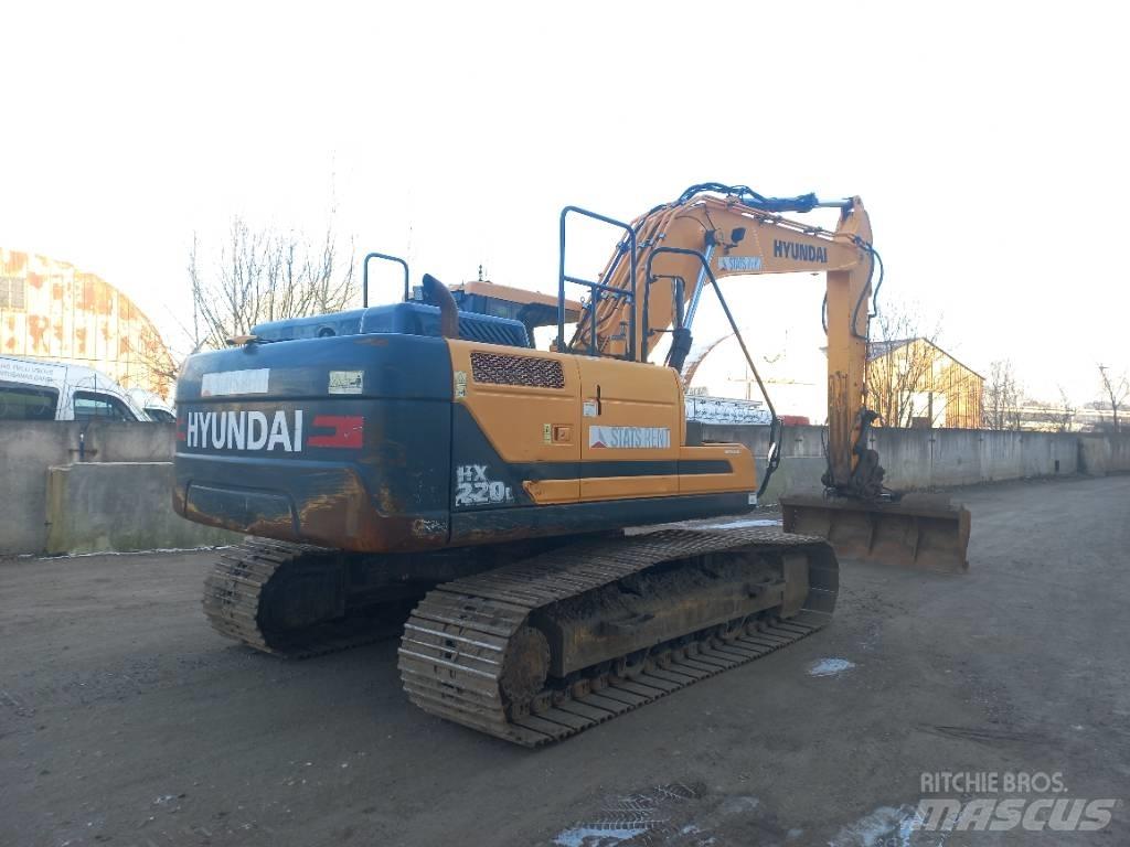 Hyundai HX 220 L حفارات زحافة