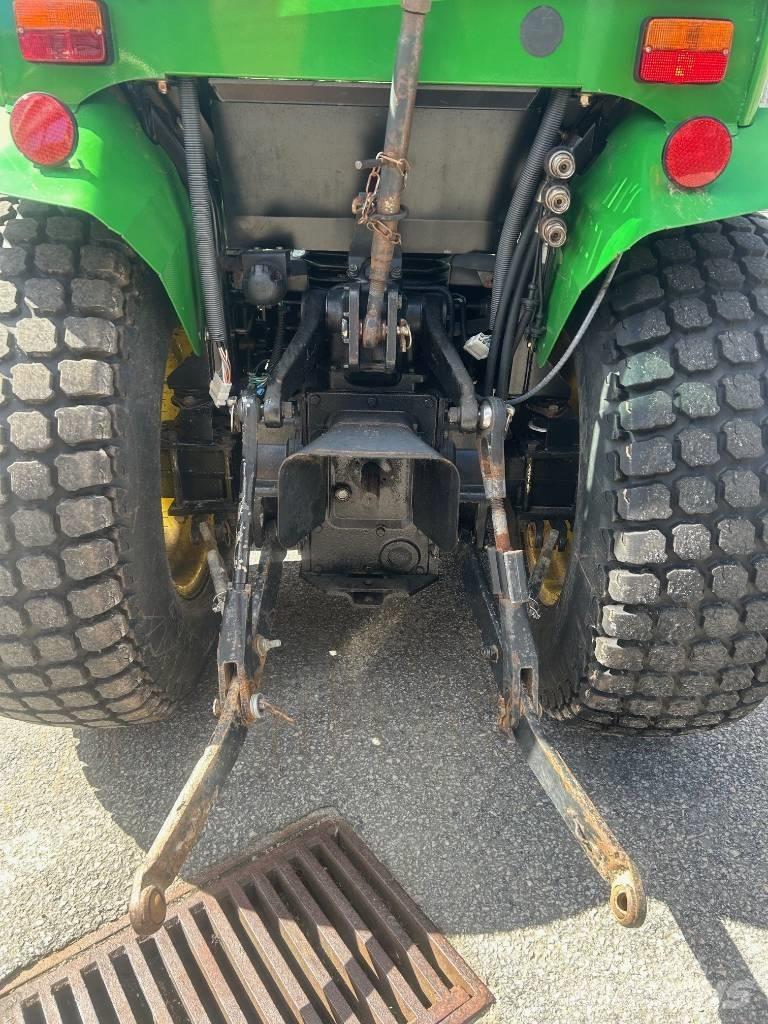 John Deere 4400 جرارات مدمجة