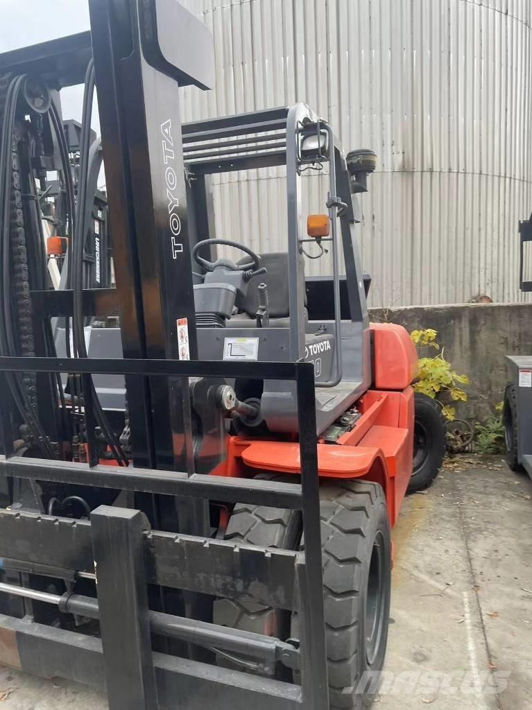 Toyota 7 Ton شاحنات الديزل